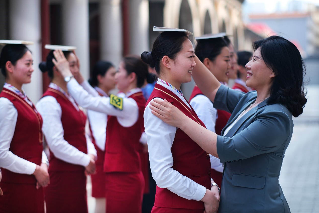 提升礼仪服务 倾心助力冬奥 餐厅服务